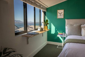 Hermanus Waterfront, Sea View Apartment with Balcony